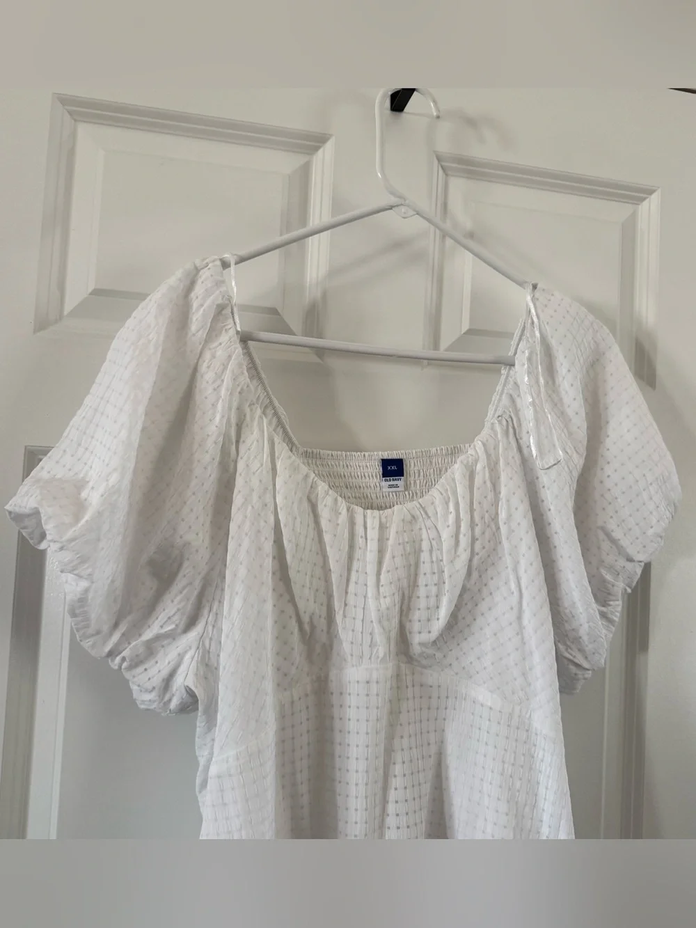 Old Navy White Puff-Sleeve Eyelet Blouse